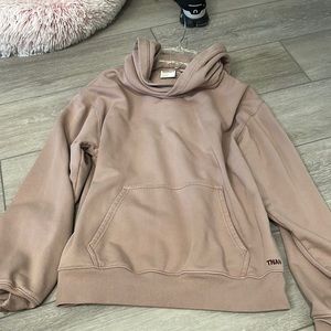 Aritiza hoodie (tna sweatfleece)